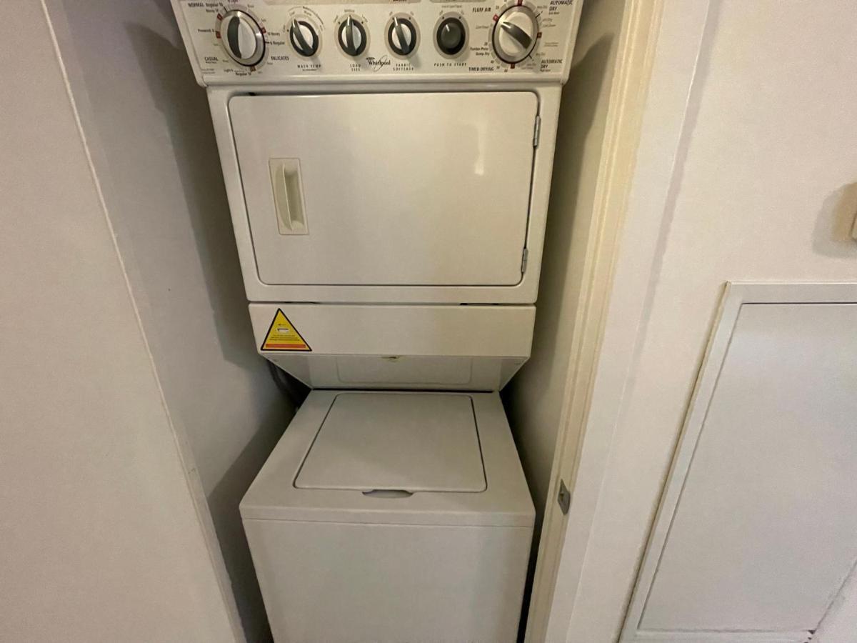 Cozy Open Concept 2Br 2Bath W/Parking -Jays/Cn Apartment Toronto Exterior photo
