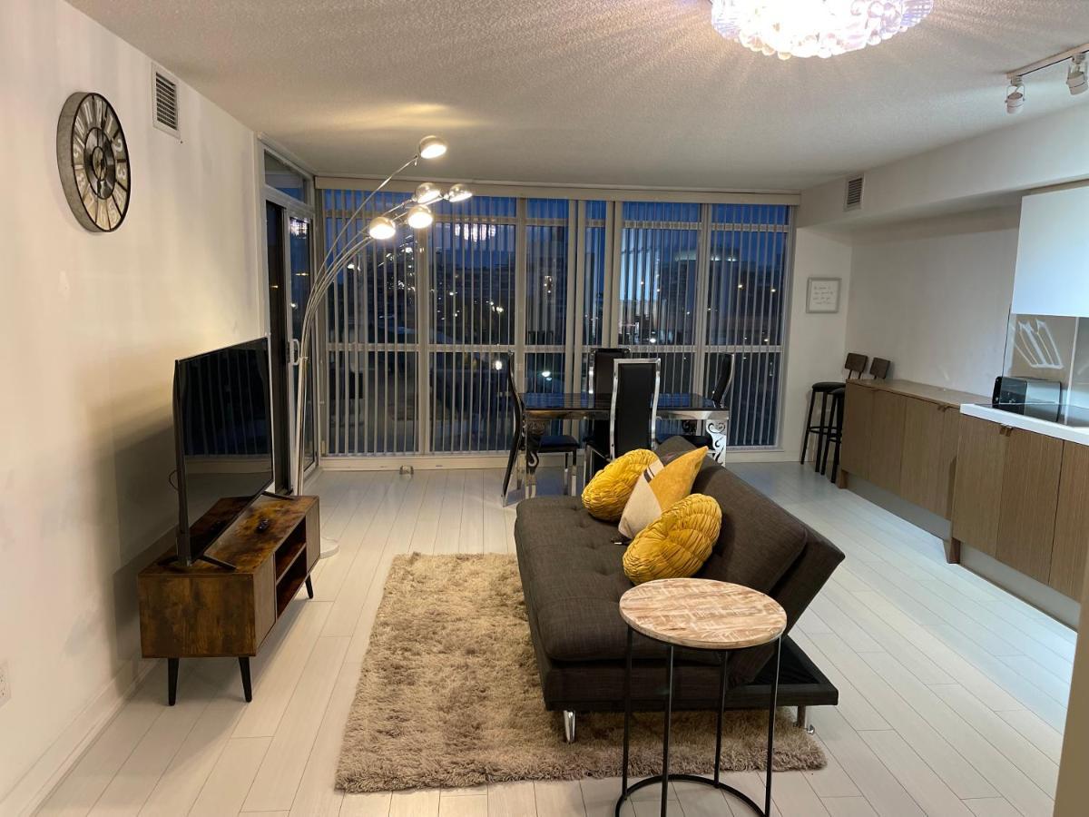 Cozy Open Concept 2Br 2Bath W/Parking -Jays/Cn Apartment Toronto Exterior photo