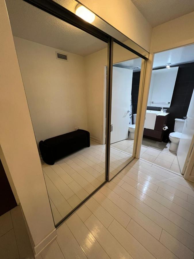 Cozy Open Concept 2Br 2Bath W/Parking -Jays/Cn Apartment Toronto Exterior photo